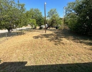 1301 Sewell Street - Photo Thumbnail 10