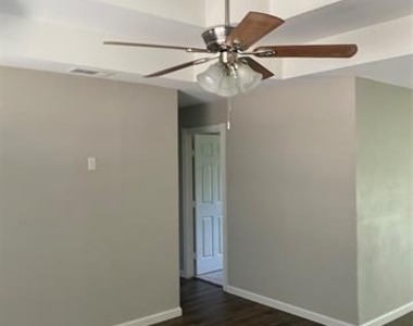 3522 Tioga Street - Photo Thumbnail 3
