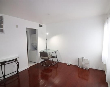 9817 Walnut Street - Photo Thumbnail 6