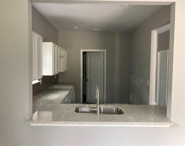 3113 Bourland Street - Photo Thumbnail 6