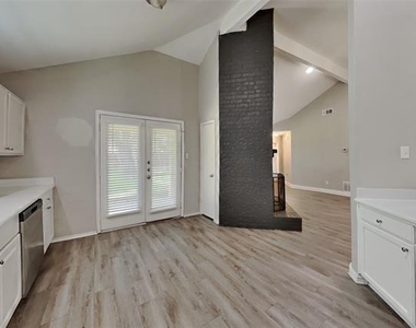 415 Lemon Drive - Photo Thumbnail 3