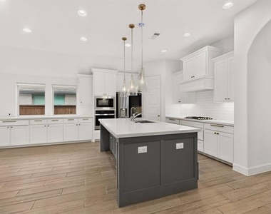 2933 Eccleston Street - Photo Thumbnail 11