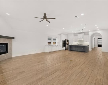2933 Eccleston Street - Photo Thumbnail 10