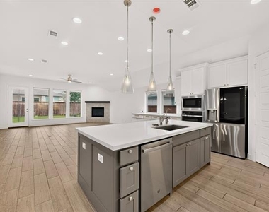 2933 Eccleston Street - Photo Thumbnail 13