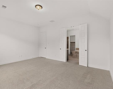 2933 Eccleston Street - Photo Thumbnail 18