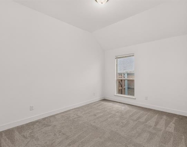 2933 Eccleston Street - Photo Thumbnail 29