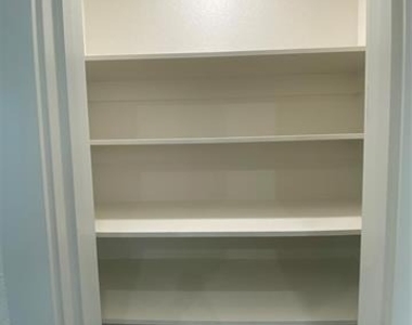 610 E Texas Street - Photo Thumbnail 7