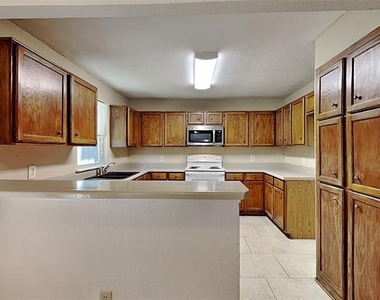 1716 Stoneway Drive - Photo Thumbnail 5