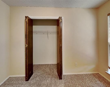 1716 Stoneway Drive - Photo Thumbnail 12