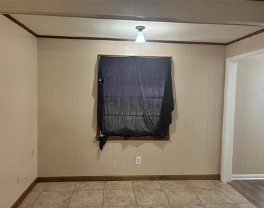 4615 Voss Drive - Photo Thumbnail 4