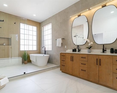 7524 Aberdon Road - Photo Thumbnail 3