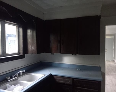 1435 Natalie Street - Photo Thumbnail 6