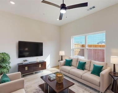 4416 Fatima Drive - Photo Thumbnail 4