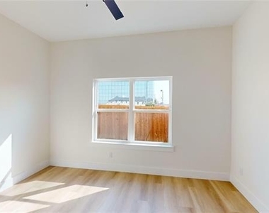 4416 Fatima Drive - Photo Thumbnail 12