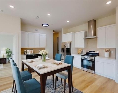 4416 Fatima Drive - Photo Thumbnail 8