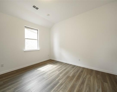 503 Virginia Way - Photo Thumbnail 18