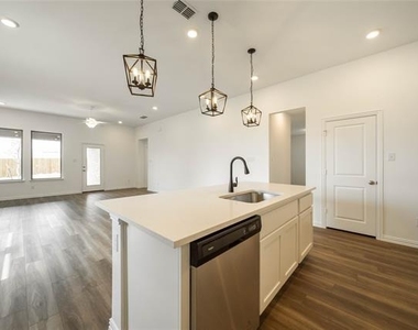 503 Virginia Way - Photo Thumbnail 7