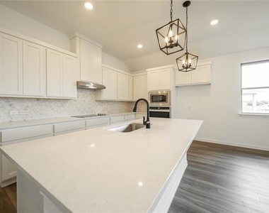 503 Virginia Way - Photo Thumbnail 5