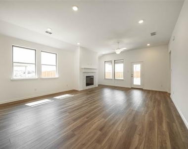 503 Virginia Way - Photo Thumbnail 12