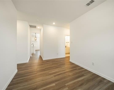 503 Virginia Way - Photo Thumbnail 2