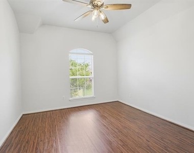 11703 Stephenville Drive - Photo Thumbnail 8