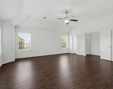 11703 Stephenville Drive - Photo Thumbnail 15