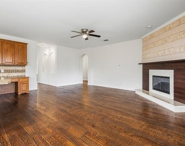 11703 Stephenville Drive - Photo Thumbnail 6