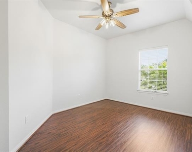 11703 Stephenville Drive - Photo Thumbnail 9