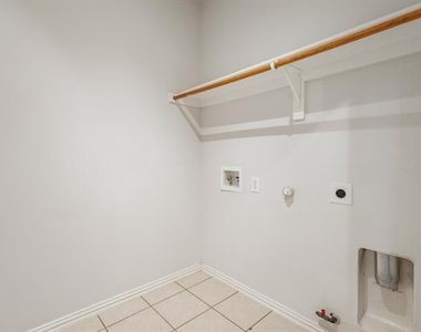 11703 Stephenville Drive - Photo Thumbnail 32