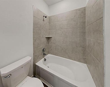 629 Fitzroy Lane - Photo Thumbnail 12