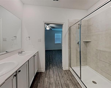 629 Fitzroy Lane - Photo Thumbnail 9