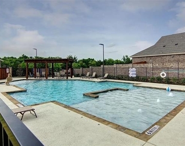 629 Fitzroy Lane - Photo Thumbnail 15