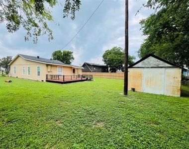109 Lois Street - Photo Thumbnail 18