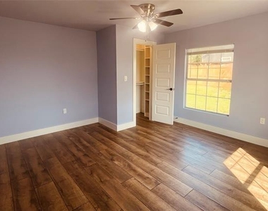 109 Lois Street - Photo Thumbnail 7