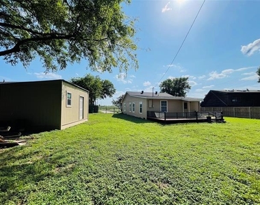 109 Lois Street - Photo Thumbnail 20