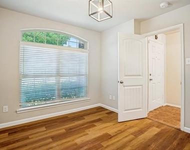 1127 Roman Drive - Photo Thumbnail 2