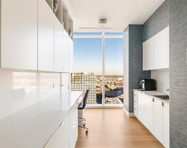 1747 Leonard Street - Photo Thumbnail 10