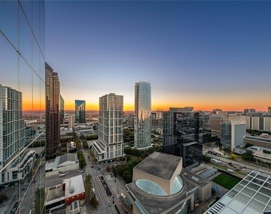 1747 Leonard Street - Photo Thumbnail 17