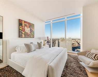 1747 Leonard Street - Photo Thumbnail 24