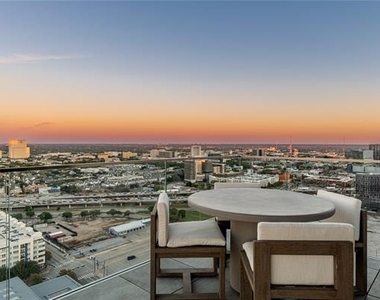 1747 Leonard Street - Photo Thumbnail 15