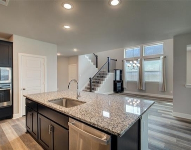 1817 Arbor Drive - Photo Thumbnail 12