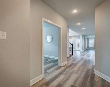 1817 Arbor Drive - Photo Thumbnail 3