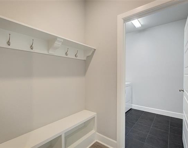 1817 Arbor Drive - Photo Thumbnail 27