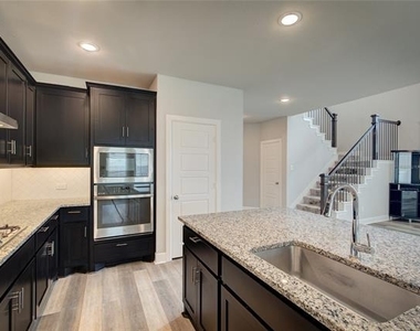 1817 Arbor Drive - Photo Thumbnail 11