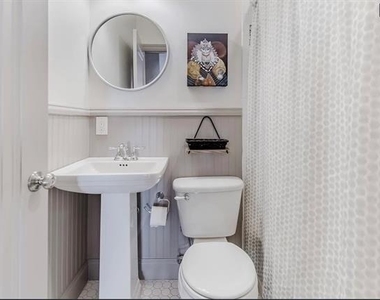 915 Stewart - Photo Thumbnail 9