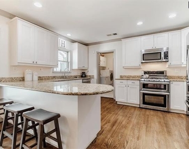 915 Stewart - Photo Thumbnail 8