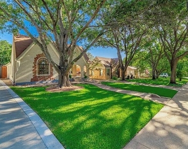 915 Stewart - Photo Thumbnail 2