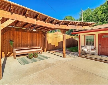 915 Stewart - Photo Thumbnail 19