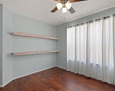 2201 Tailburton Court - Photo Thumbnail 16