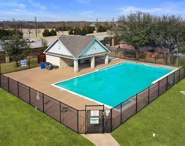 2201 Tailburton Court - Photo Thumbnail 20